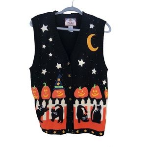 Super cute vintage sweater vest for the "All Year Halloween Lovers"